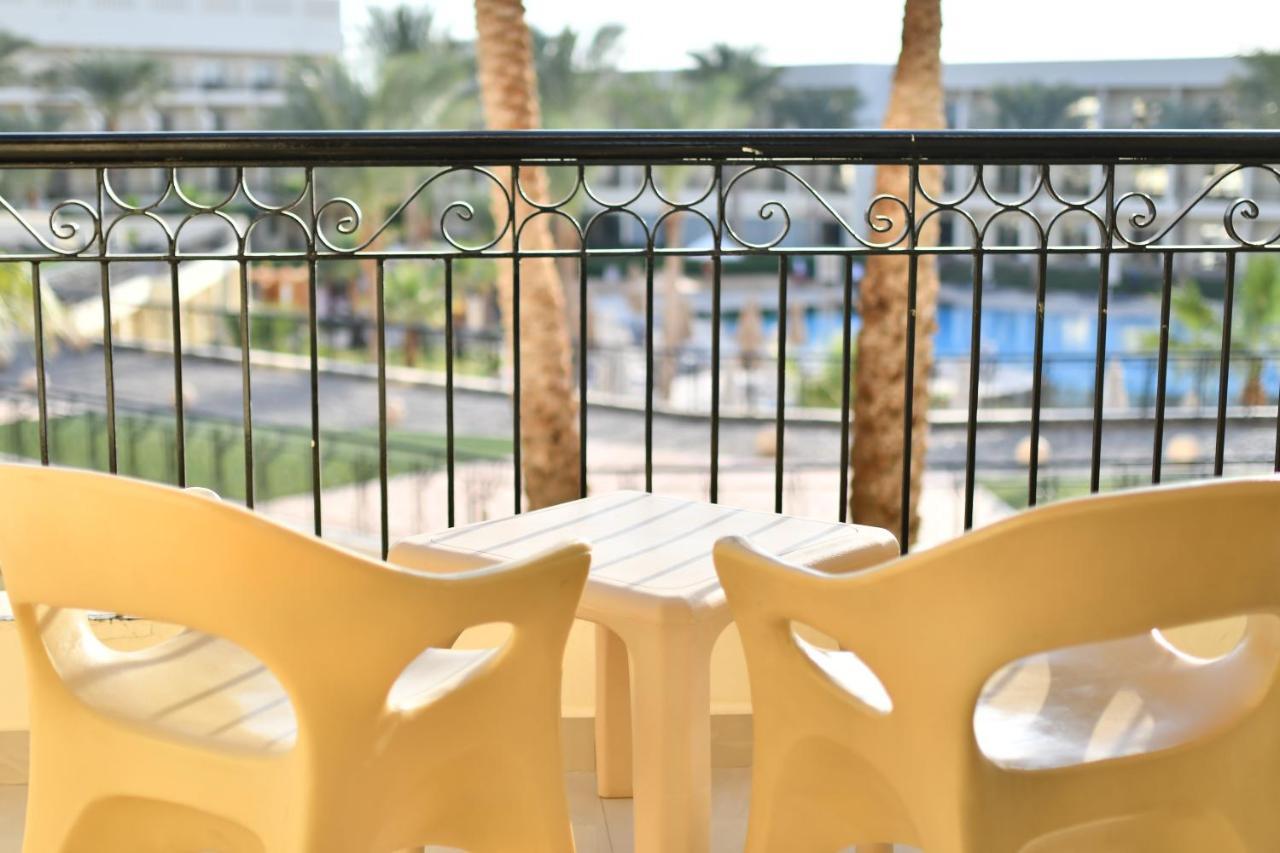 Xperience Kiroseiz Aquapark Premier-Naama Bay Sharm El Sheikk Exterior foto A balcony