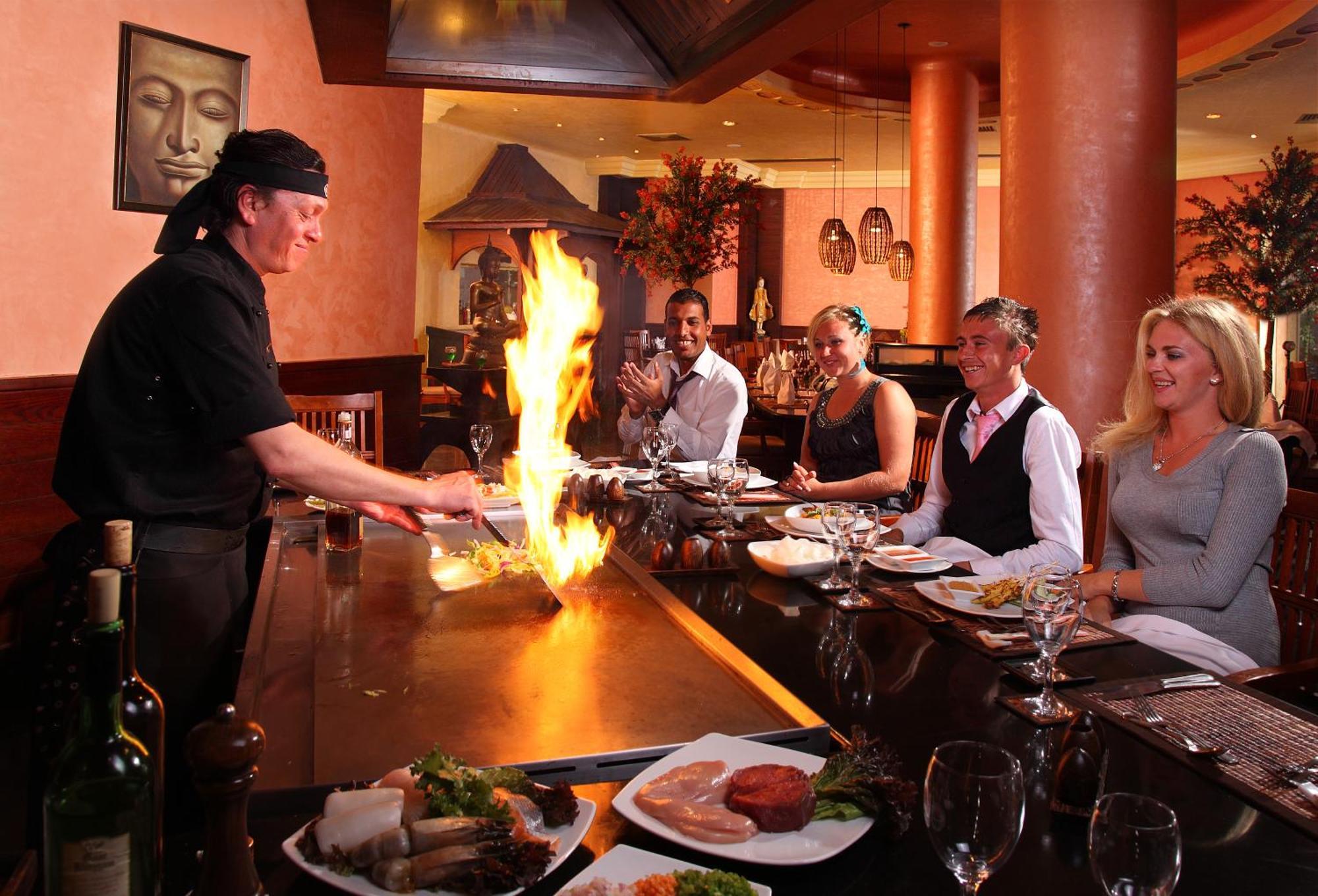 Xperience Kiroseiz Aquapark Premier-Naama Bay Sharm El Sheikk Exterior foto A Japanese restaurant in the United States